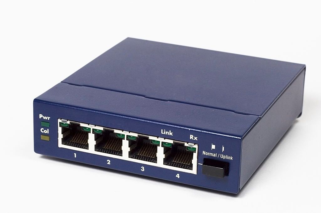 Perbedaan Hub dan Switch