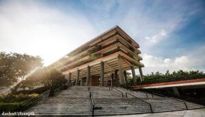 Perbedaan Universitas dan Institut